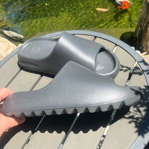 Yeezy Slides Onxy